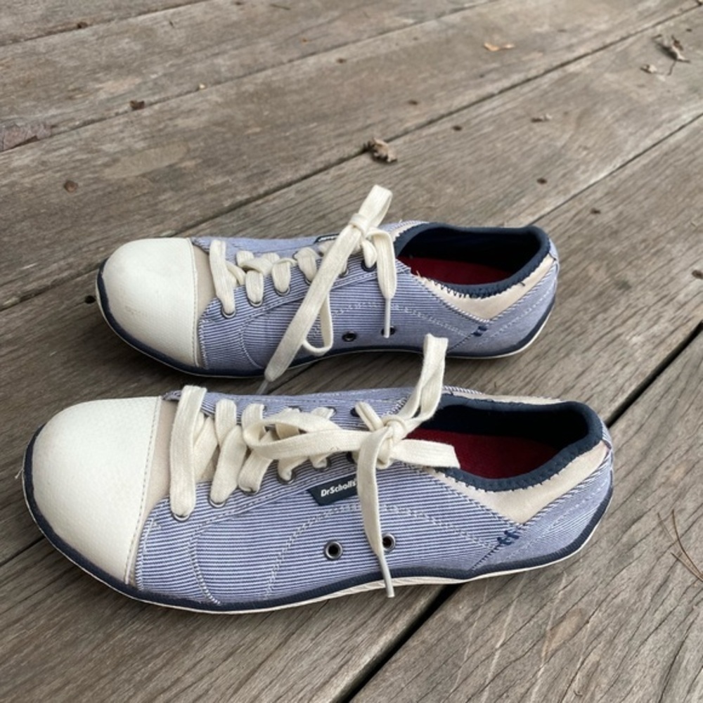 Dr. Scholl’s Barefoot Navy Pin Stripped Sneakers NWOT